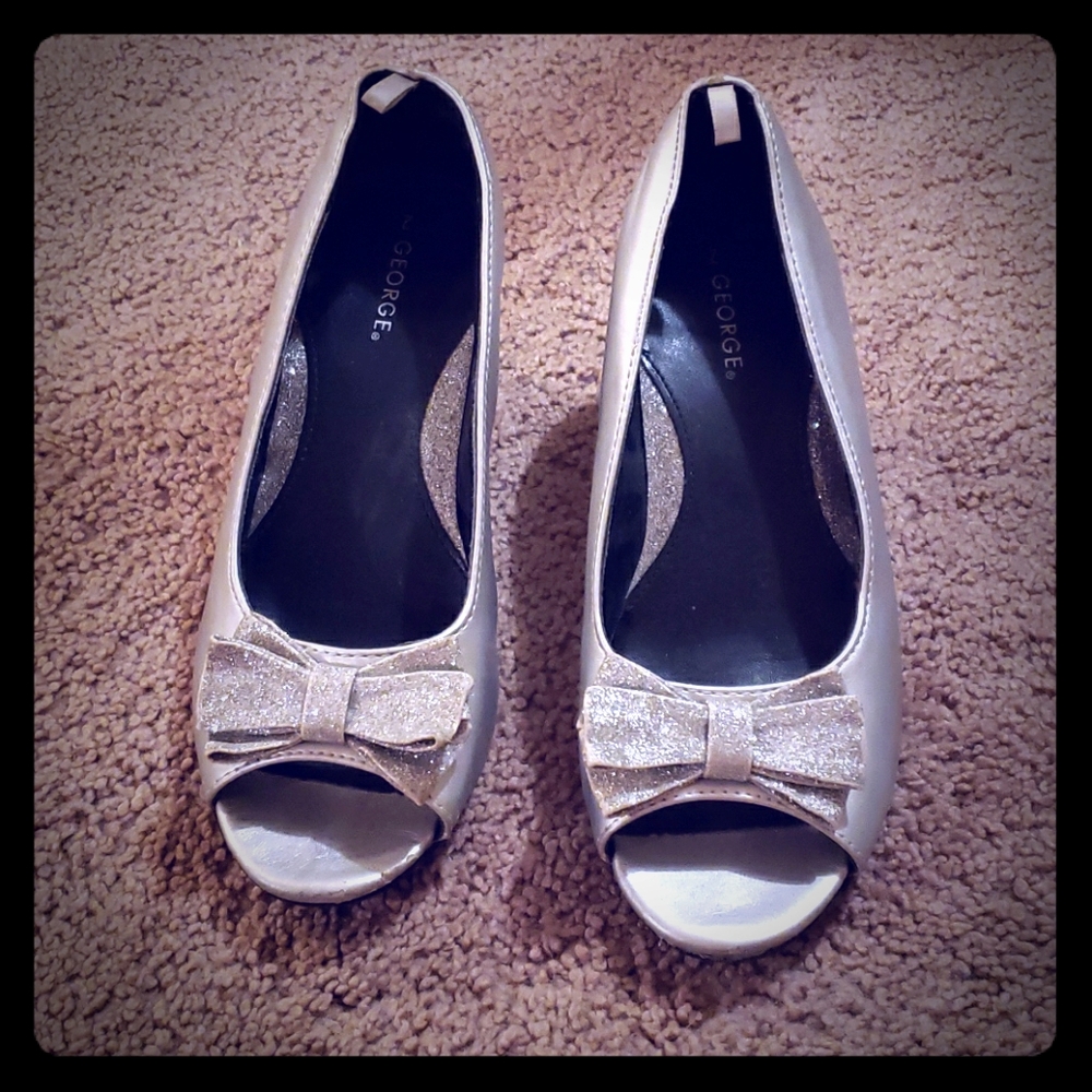 Kids dress shoes